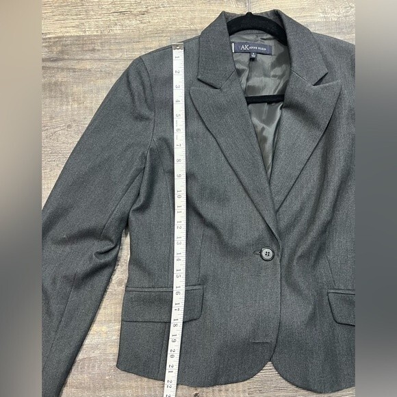 Ann Taylor Single Button Blazer Size 6 - Picture 6 of 9